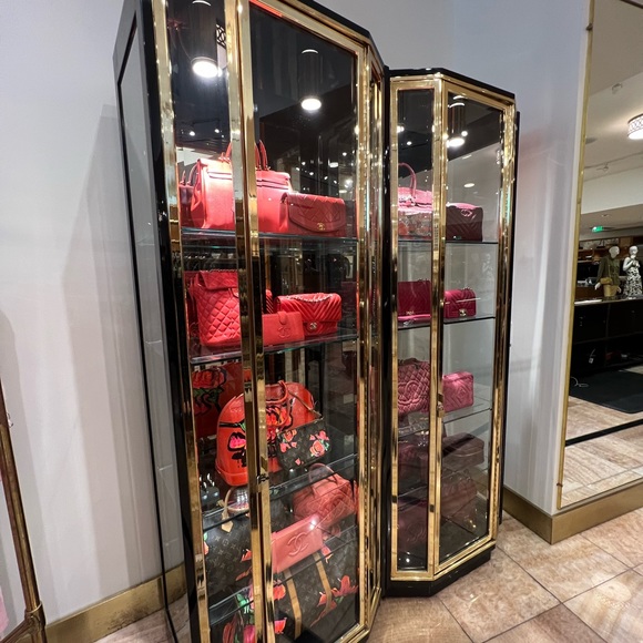 Meet your Posher, House of Valjean - Picture 2 of 8